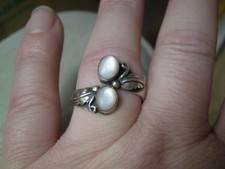 Vintage 925 Sterling Silver Ladies 2-Mother of Pearl Ring   4.4 grams