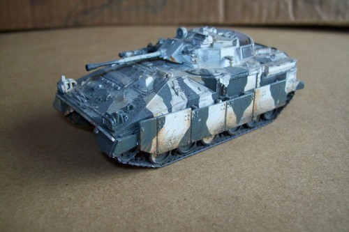 M3 Bradley APC Maßstab 1:72 gebautes Modell