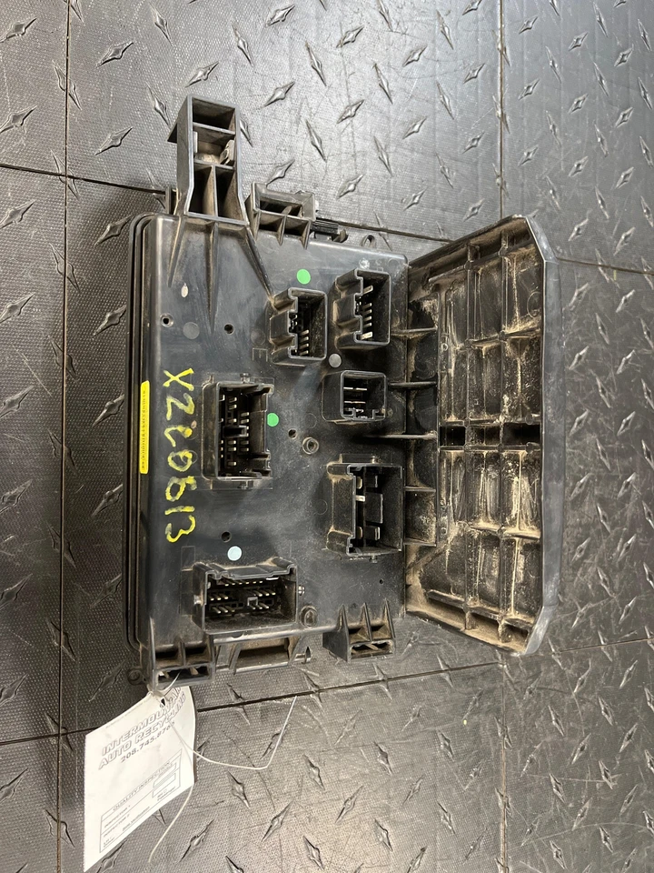 2008 Dodge Charger Engine Fuse Box 5.7L V8 AT RWD (04692170AG) Foto 3 de 4