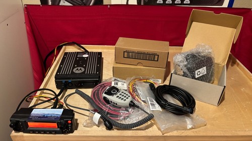 MOTOROLA APX 7500 VHF 7/800 MHZ MID POWER TDMA M30TSS9PW1AN 6KG ENCRY & FPP