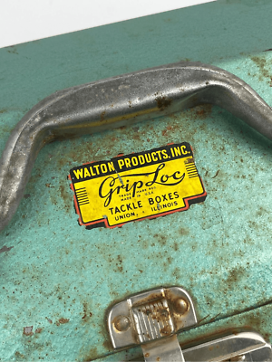 Ancienne Boîte à Pêche Walton Grip Loc Avec Divers Leurres, Vintage
