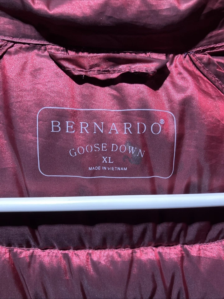 Chaleco acolchado Bernardo para mujer plumón de ganso acolchado empacable cremallera peltre grande Foto 4 de 4