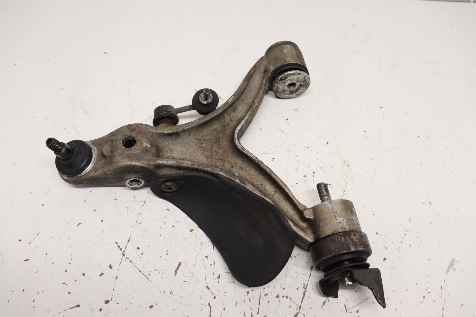 F20971 2004-2008 Maserati Quattroporte M139 Front Lower Control Arm Driver Side