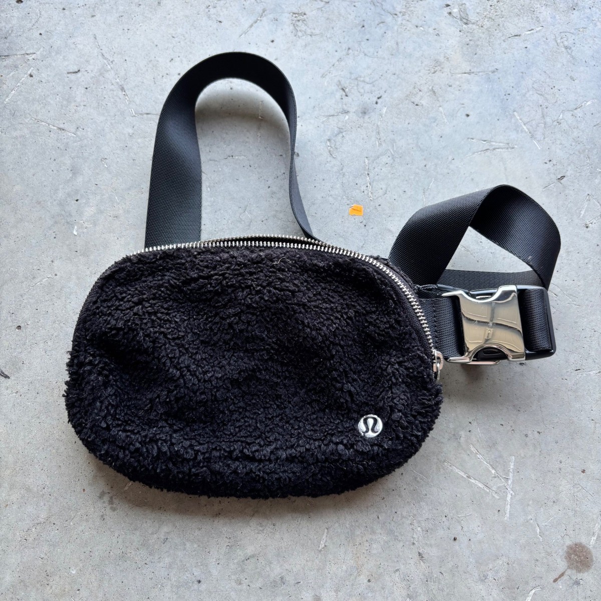 Lululemon Everywhere Belt Bag Black Fleece Sherpa 1L Waist Pack Crossbody Silver | eBay Lululemon Everywhere Belt Bag Black Fleece Sherpa 1L Waist Pack Crossbody Silver | eBay