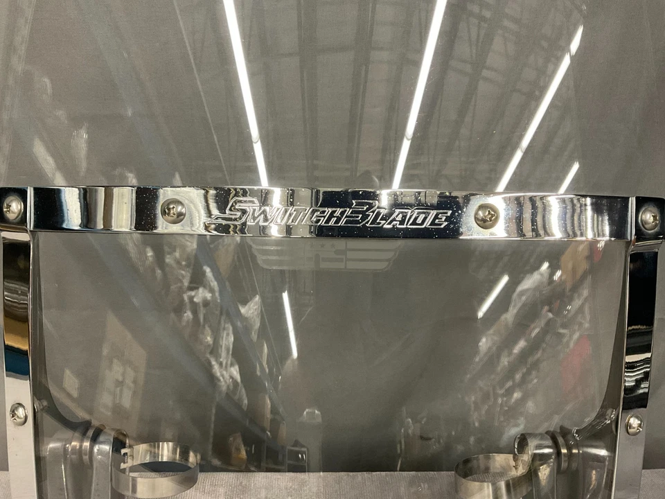 HONDA VTX1300R NATIONAL CYCLE SWITCHBLADE 2-UP QUICK RELEASE WINDSHIELD - Image 2 of 4