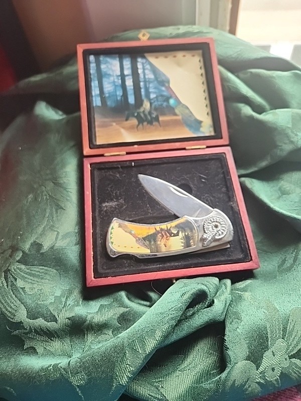 Native American Pocket Knife Wjth Case