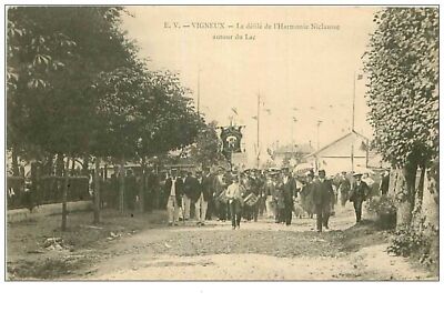 91. WEINBERG. Nr. 11. DIE PARADE DER HARMONIE NICLAUSSE UM DEN SEE