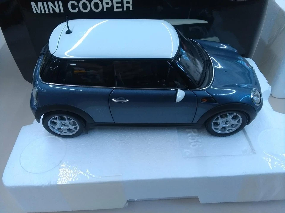 Kyosho 1/18 MINI Cooper Blue - Image 4 of 4