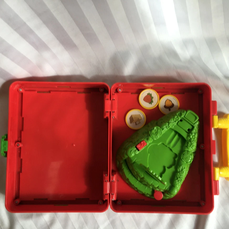 Fisher-Price Dora The Explorer Picnic Fiesta School Box Games Nick Jr Vintage - Image 4 of 4