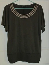 AB Studio Women's Brown Embellished Short Sleeve Ruched Sides Pullover Blouse