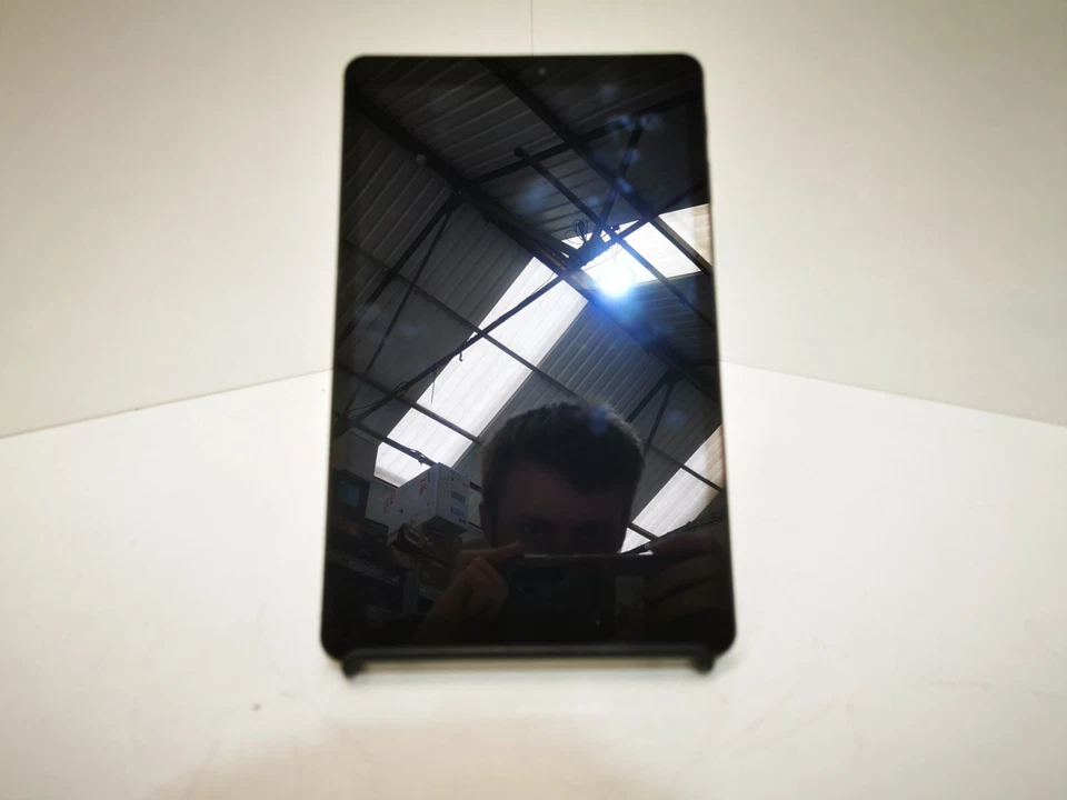 Samsung Galaxy Tab A (SM-T590) - Black / 10.5" / 32GB / Android 10 - Image 4 of 4