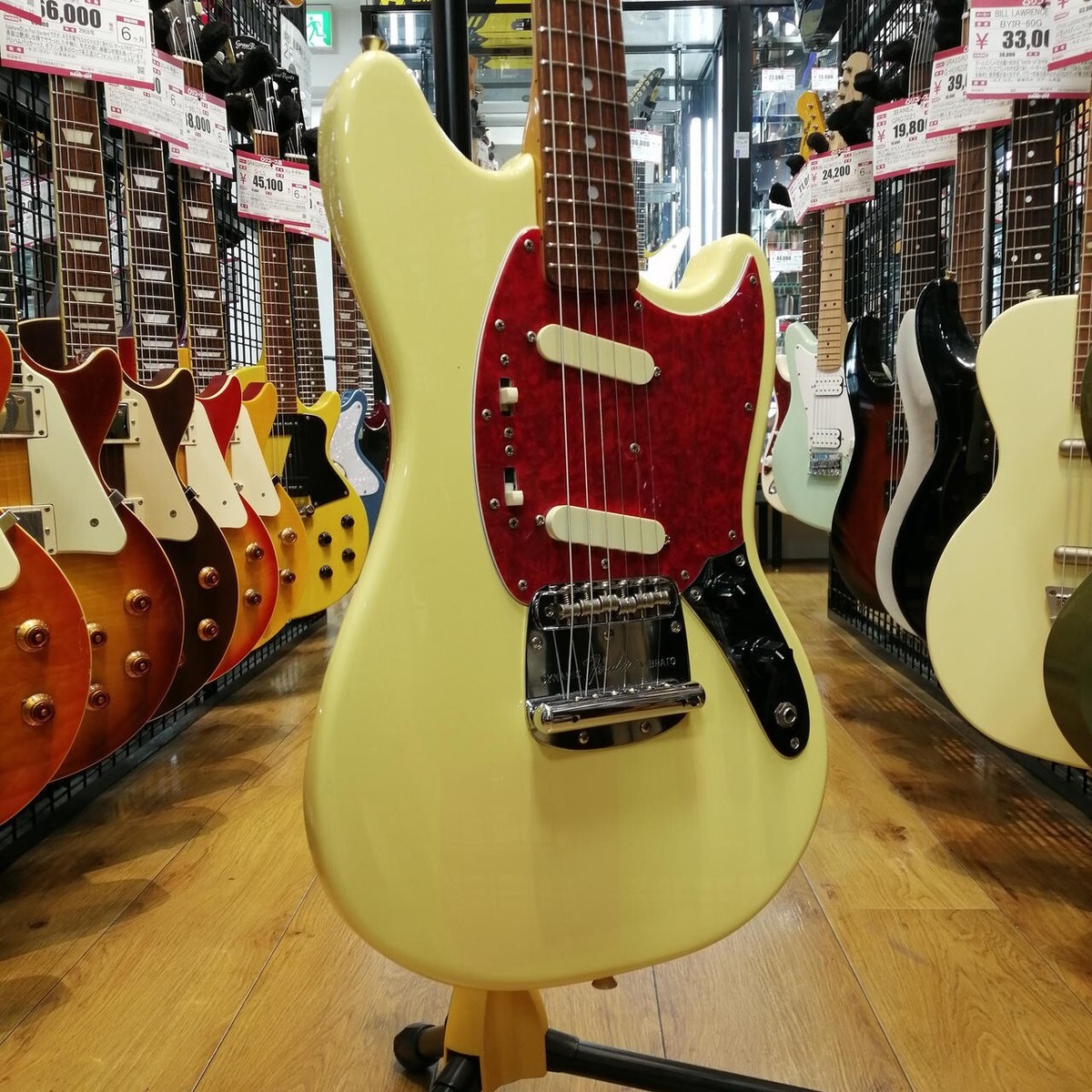 Fender Japan Mustang MG69-65 YWH ソフトケース付 Fender Japan Mustang MG69-65 YWH Electric Guitar Crafted in