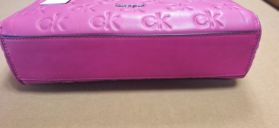 Bolso de Mano Calvin Klein Allover Emblema Logo con Bolsa. Nuevo Foto 2 de 4