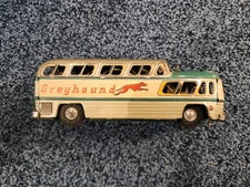 GREYHOUND BUS- SCENIC CRUSER- BATTERY OPERATED-  KKK- JAPAN Not working