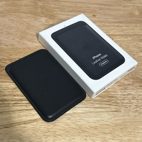 iPhone FineWoven Wallet with MagSafe – Midnight/Black