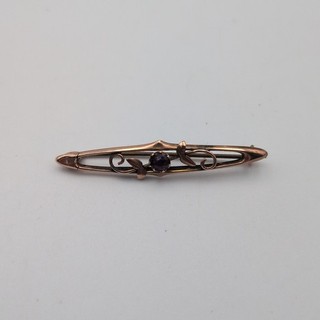 Victorian 9ct Gold Bar Brooch with Purple Stone & Leaf Scroll Detail 1.2g