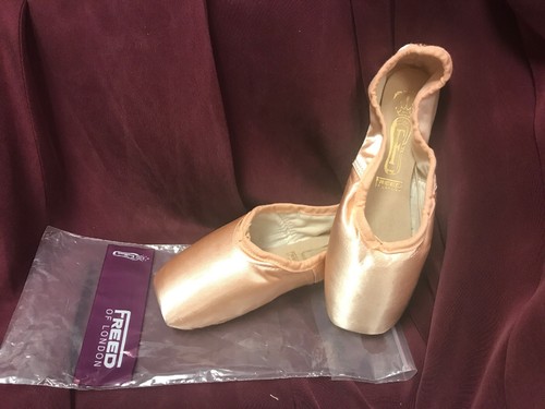 custom pointe shoes