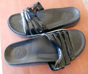 bobbie brooks flip flops