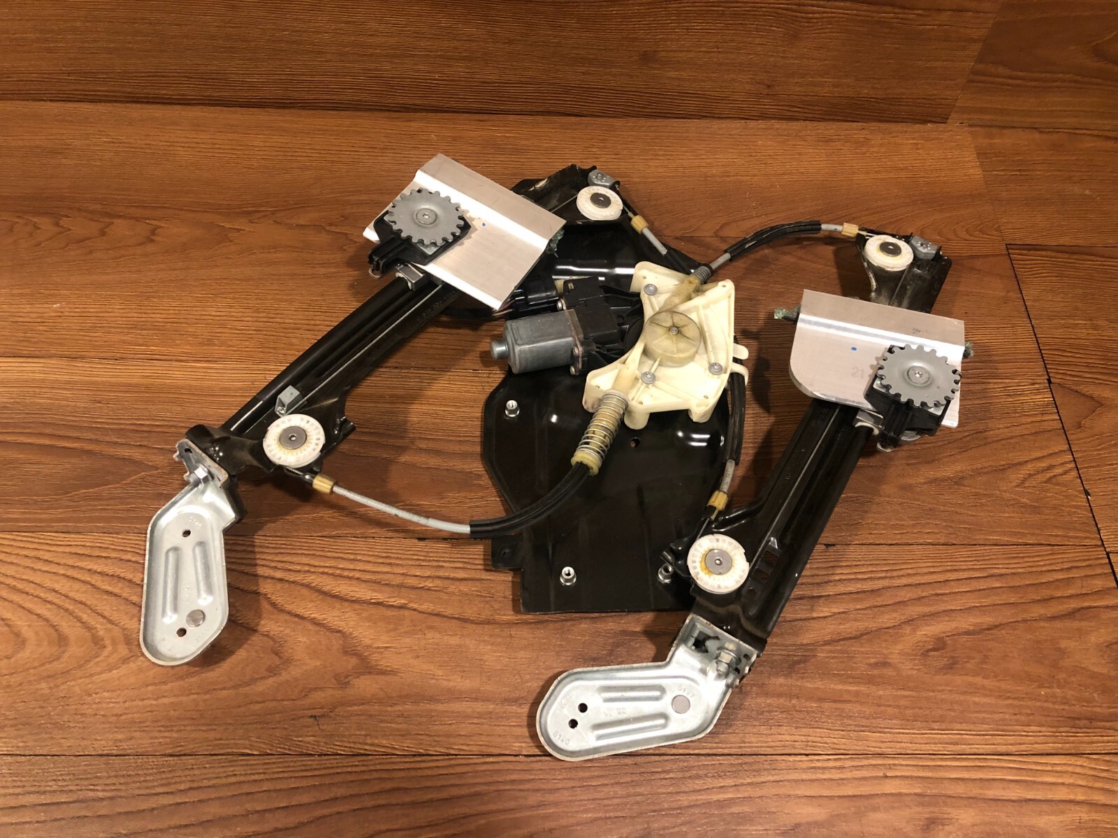 2014-2020 MASERATI GHIBLI REAR LEFT DRIVER SIDE DOOR WINDOW REGULATOR MOTOR OEM