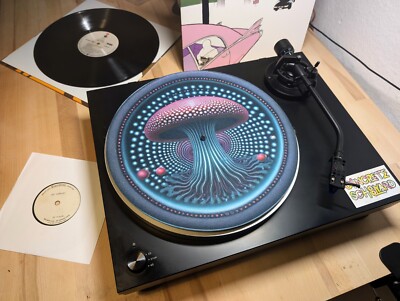 Cyber Magic Mushroom Felt Record Player Turntable Slipmat Mat, Psychedelic Trip