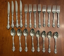 Oneida Michelangelo 20 Piece Heirloom Korea, , four 5-piece place settings