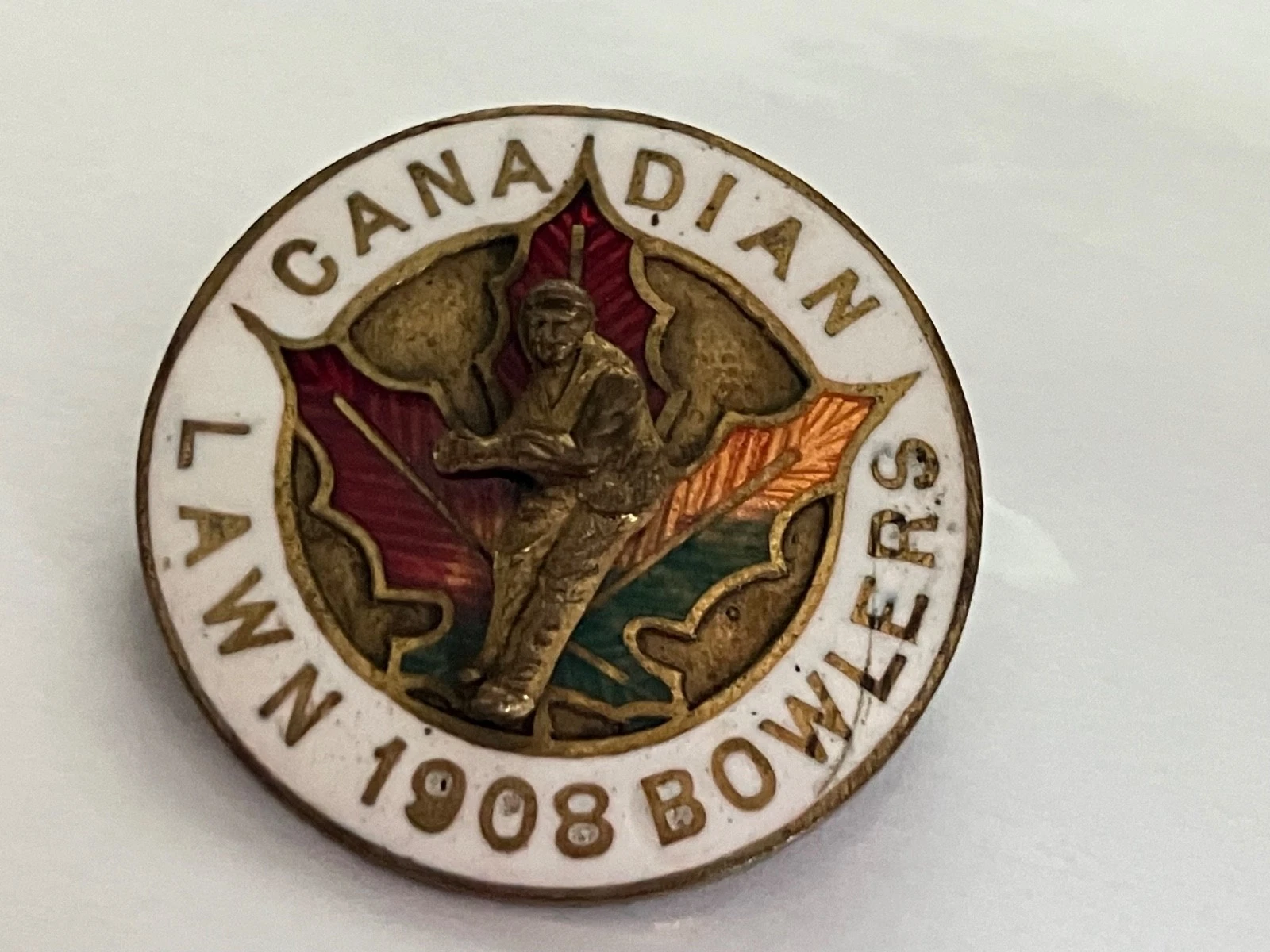 VINTAGE ORIGINAL 1908 CANADIAN LAWN BOWLERS ENAMEL PIN BADGE