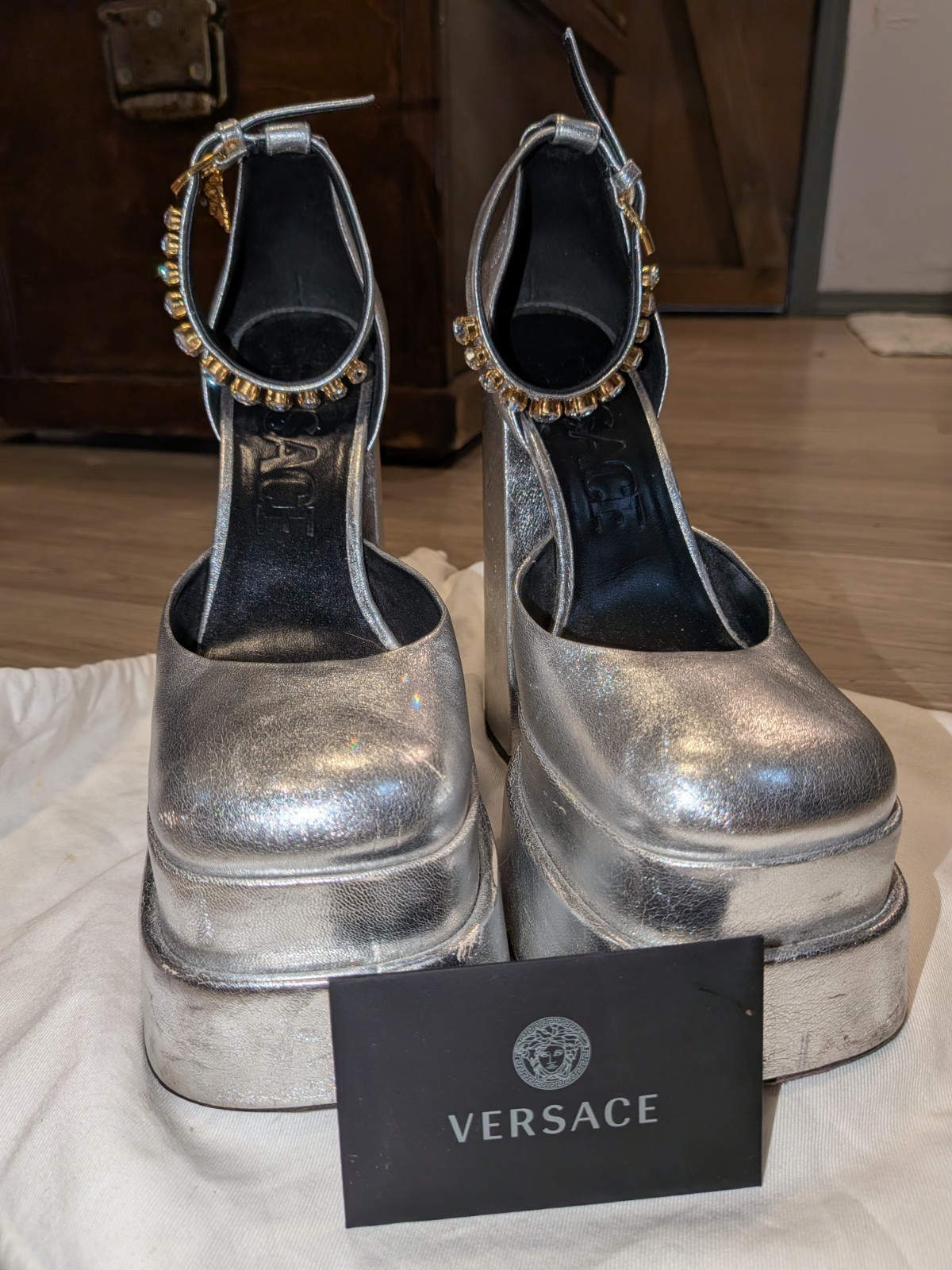 Authentic 37 Versace Medusa Aevitas leather Heels Platform Pumps