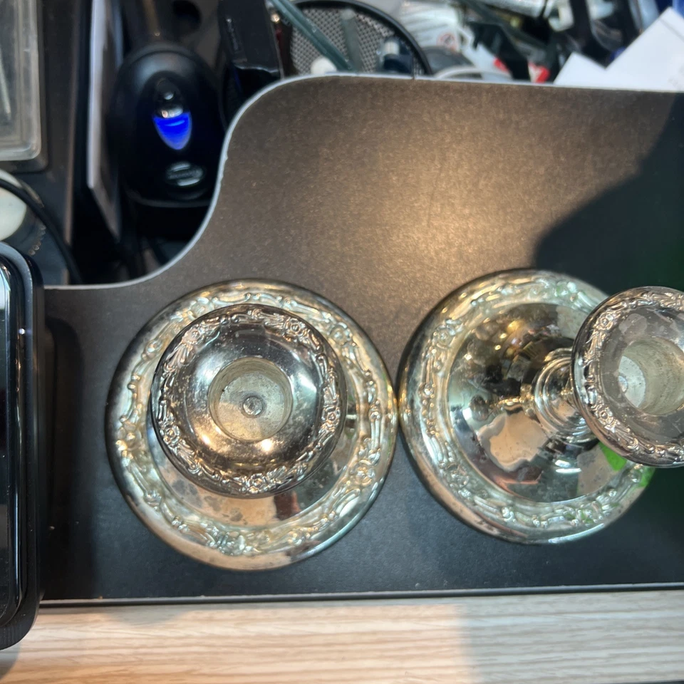 Par de candelabros Oneida plateados resistentes al deslustre Japón de colección ornamentados Foto 4 de 4