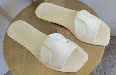 ★ZARA★ RUBBERISED SANDALS Zara + Flat Rubberised Criss-Cross Sandals