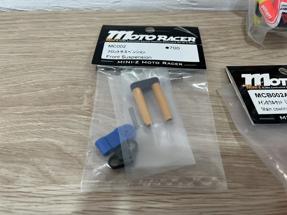 SUPER Very Rare Kyosho MINI-Z  MOTO Racer Ducati BODYSET &F SUS SET JAPAN  F/S - Image 3 of 4