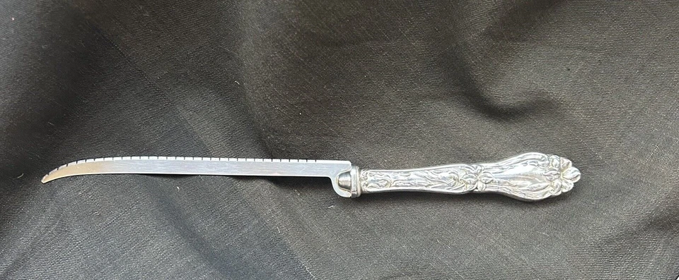 Antiguo cuchillo de pomelo de plata esterlina - Frank Whiting, ¿patrón floral de lirio? Foto 3 de 4