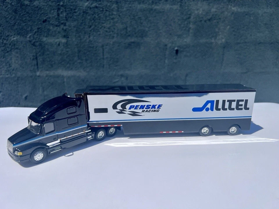 Penske Racing Transporter 2003 edición limitada, Ryan Newman #12 NASCAR Foto 3 de 4