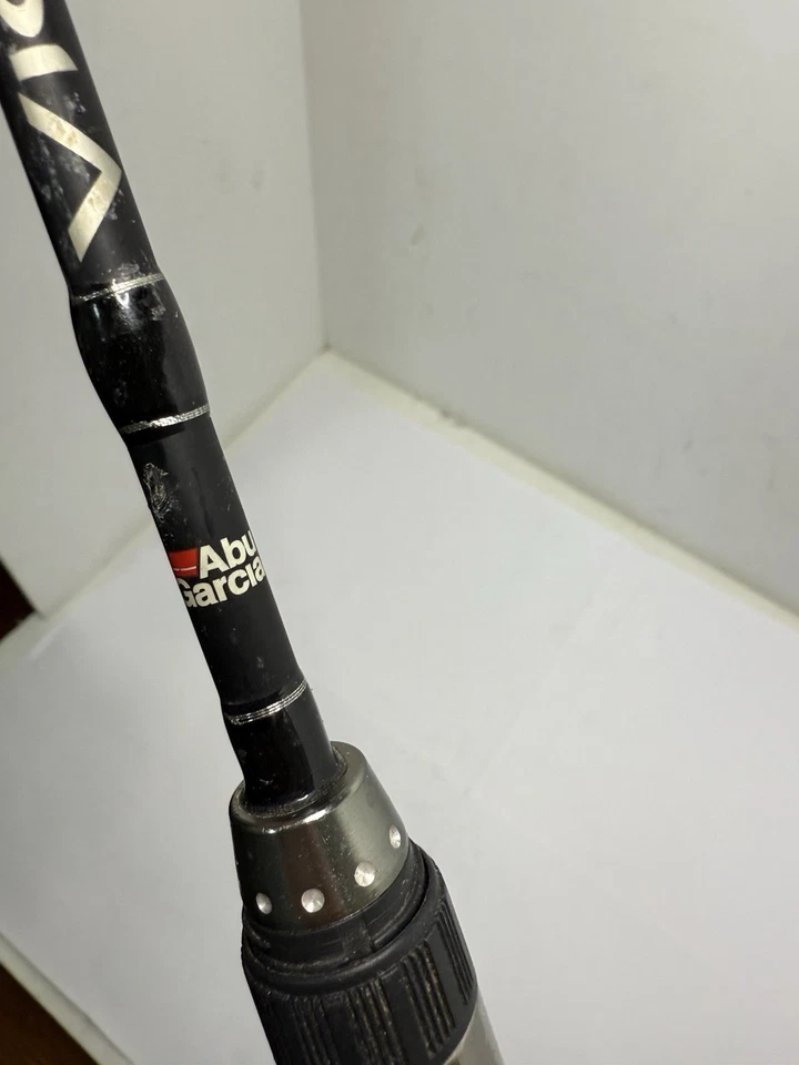 Abu Garcia Vigilante VIGS561L Graphite 1 Piece 5' 6" Light Spinning Rod 2-10 lb. - Image 2 of 4