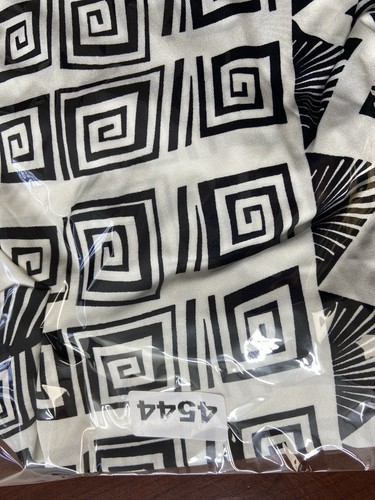 Diane von Furstenberg Blouse Shirt Womens Size 0 Silk White Black Monochrome - Picture 10 of 10