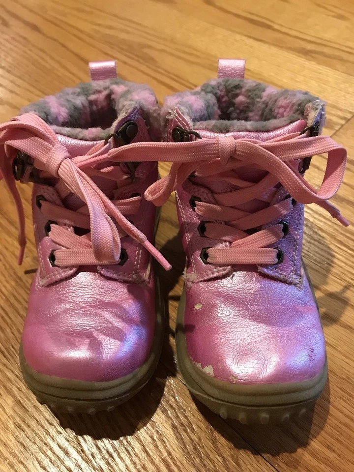 Botas CARTER'S Rosa Brillante Imitación Piel Cuadros ALASKA Niñas Pequeñas Zapatos Talla 9 # Foto 2 de 4