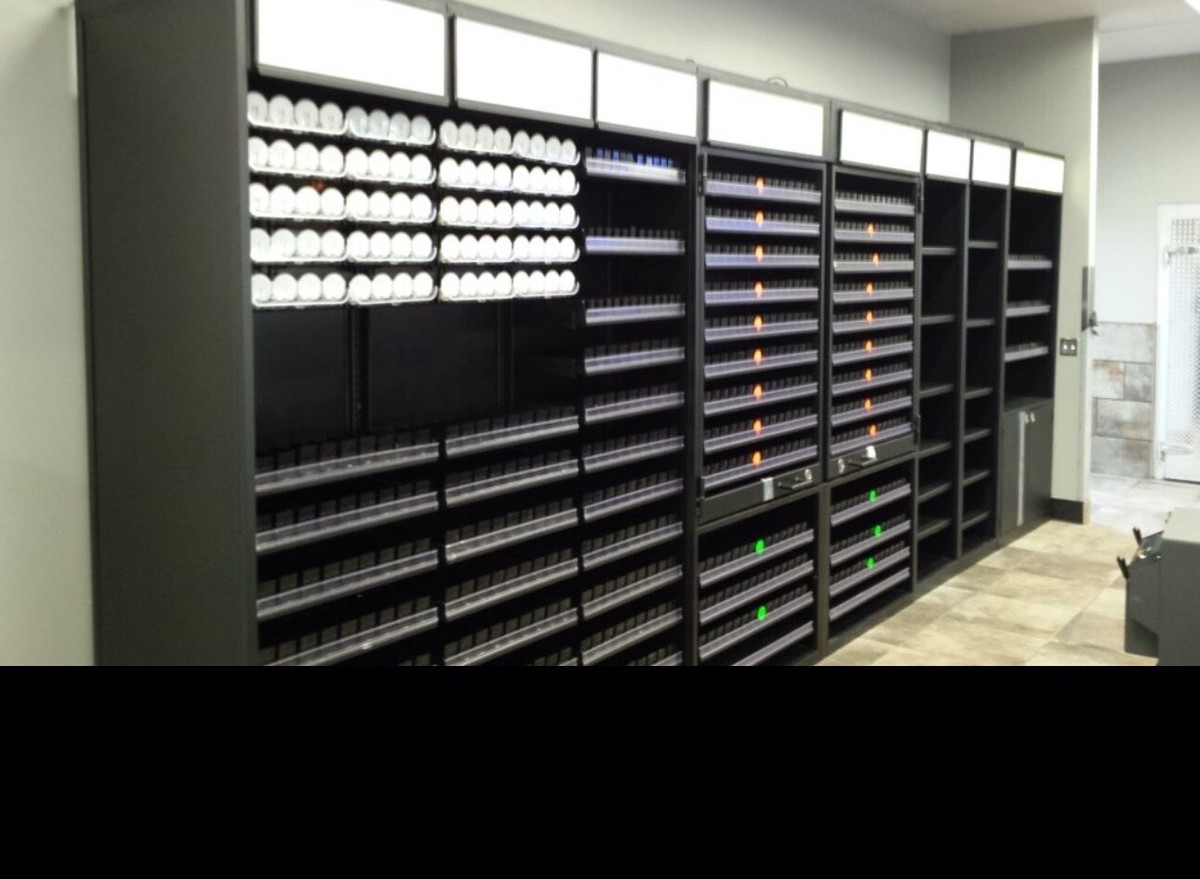 cigarettes shelves for sale Cigarette Display Rack Shelving Tobacco Fixture 10 PULL OUT SHELVES 1PCS  3FT
