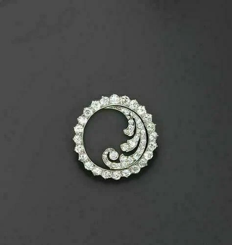 Broche prendedor de diamantes para mujer VVS1 de corte redondo de 4 quilates con acabado en oro blanco de 14 quilates Foto 3 de 4