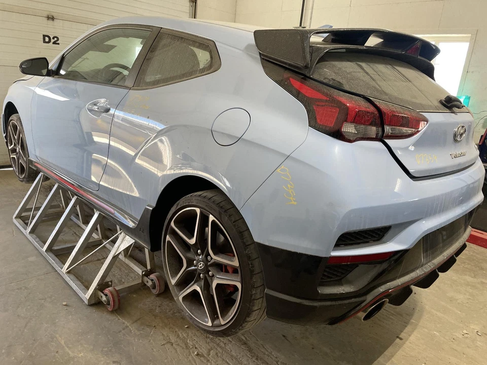 Used Right Tail Light Assembly fits: 2020 Hyundai Veloster quarter panel mounted - Image 3 of 4