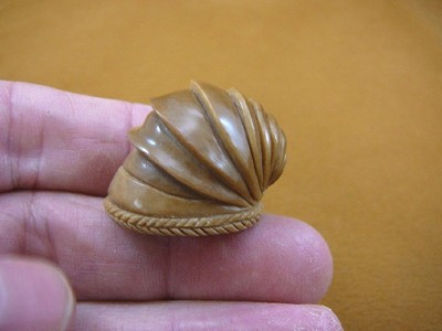 (tb-snail-1) little tan Snail shell Tagua NUT palm figurine Bali  snails