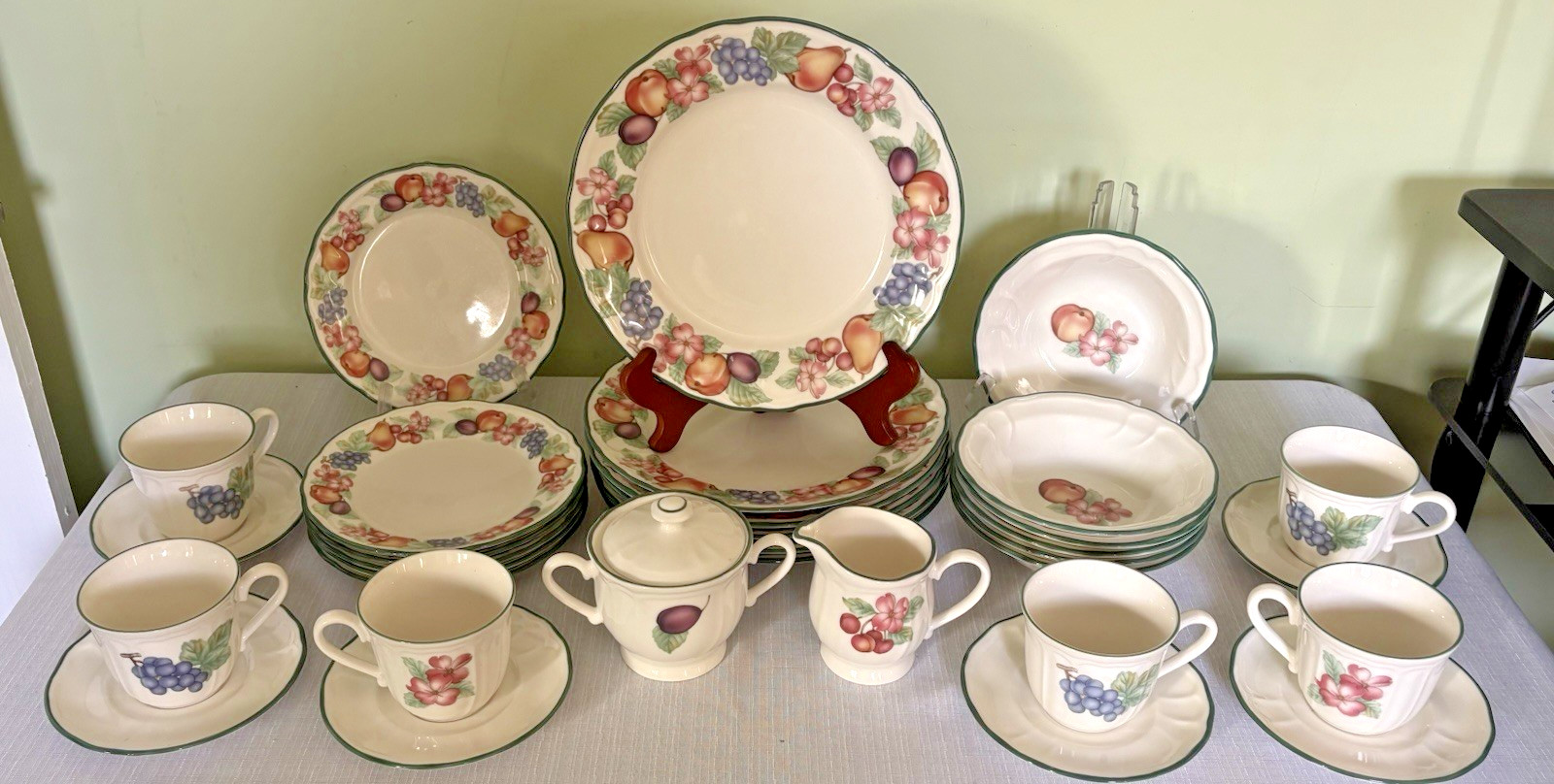 Vintage Noritake Epoch Market Day E801-33 Piece-5 Piece Serv