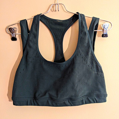 Fabletics Green Solid Racerback Pullover Sports Bra Wireless Stretch Logo M