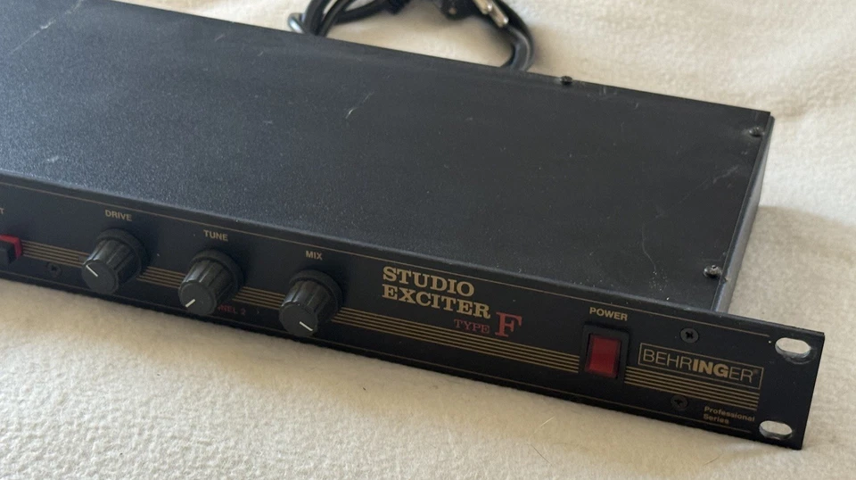 BEHRINGER STUDIO EXCITER TYPE F - Bild 4 von 4