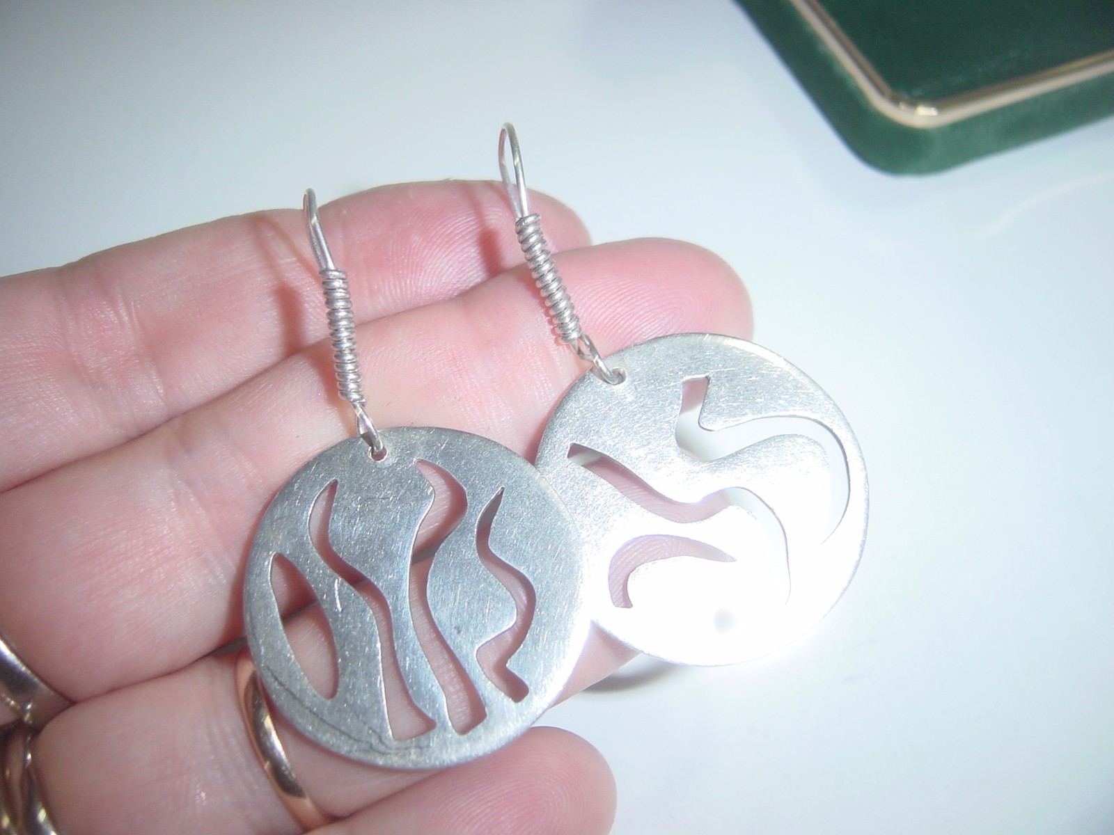 Vintage solid silver artisan 1970’s modernist dro… - image 5