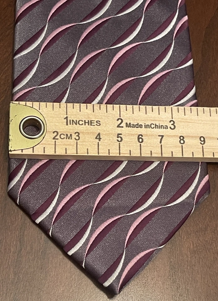 Barcelona Cravatte Purple Pink Gray 100% Polyester Men’s Neck Tie Made In China - Image 4 of 4