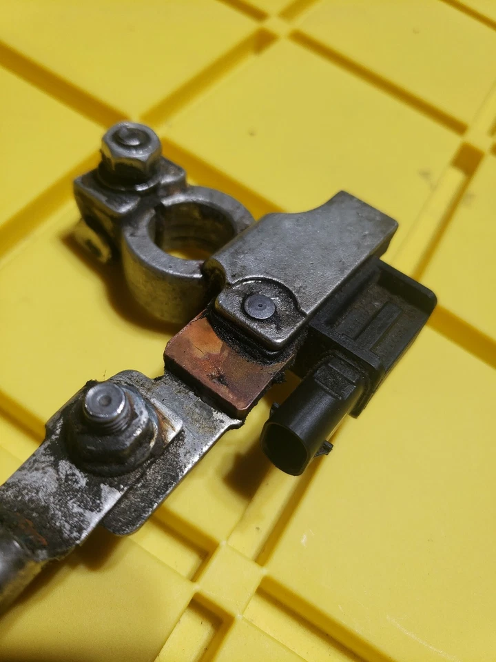 Sensor de corriente de batería BMW M3 Hella 010562911 61127616200 Foto 3 de 4