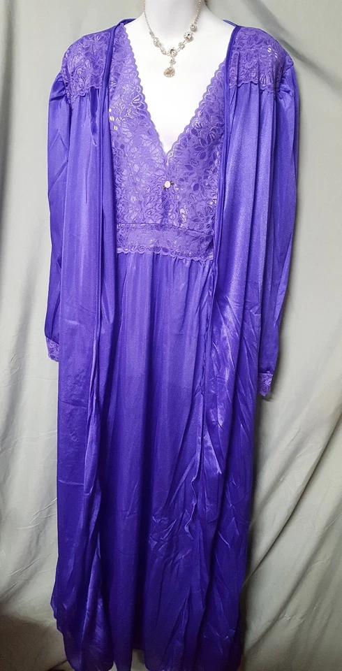 AMOUREUSE PURPLE NIGHTGOWN ROBE PEIGNOIR SET Long Vintage Style  1X 48" BUST - Image 2 of 4