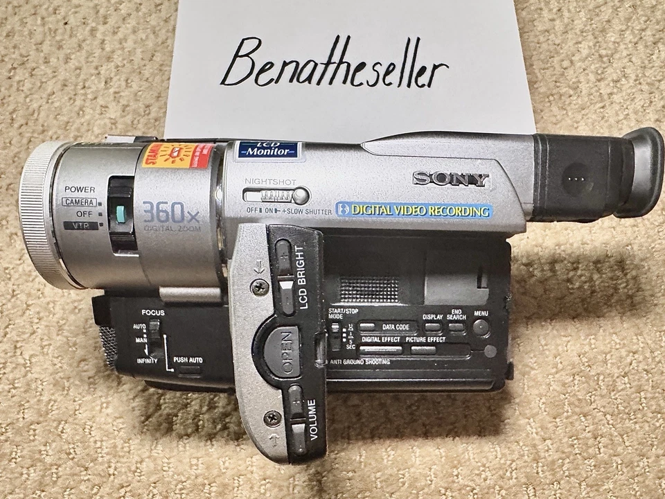 RARE Sony Handycam DCR-TRV320 NTSC Hi8 450x Digital 8 Video Camcorder WORKS - Image 2 of 4