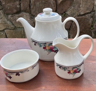 Royal Doulton ''Autumn's Glory'' Teekanne, Milchkännchen/Milchkännchen & Zuckerdose Set.