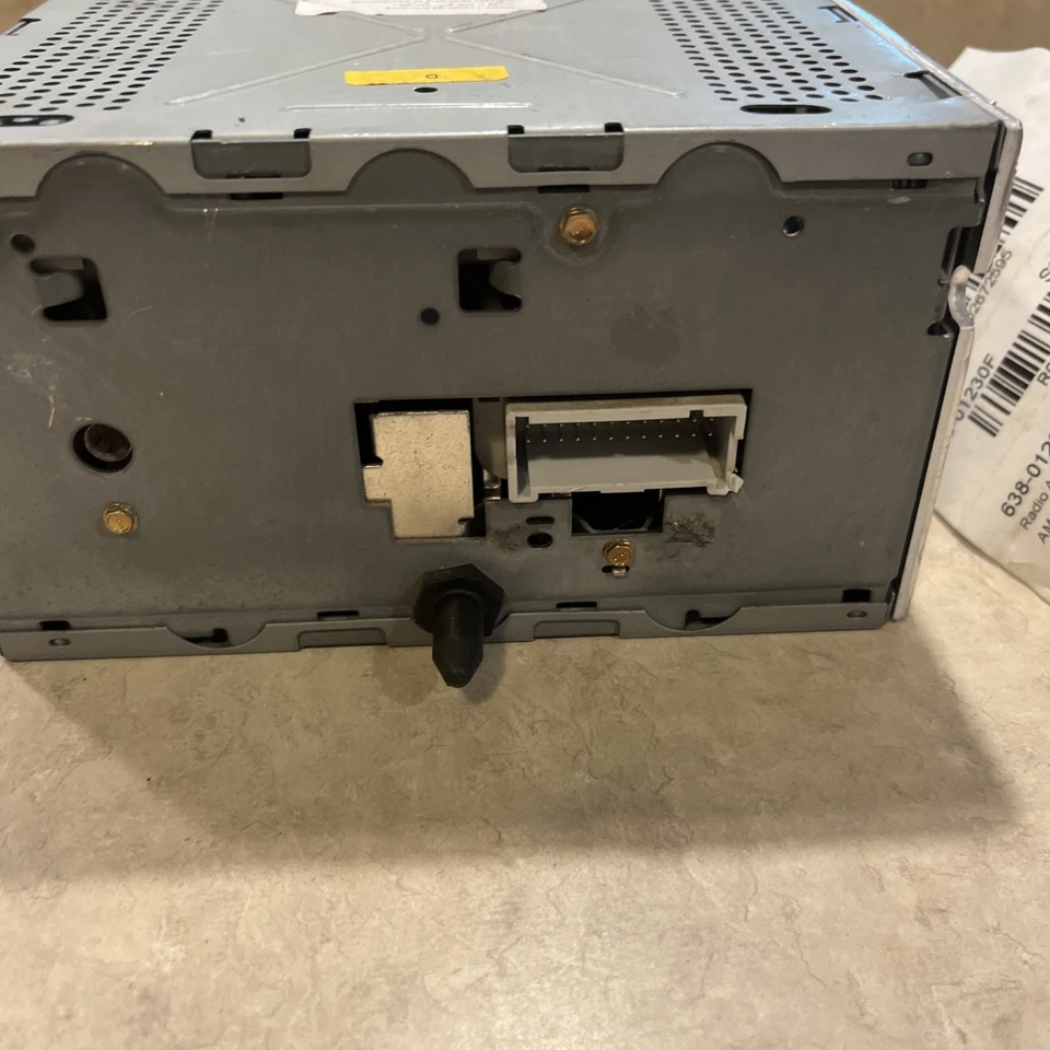 Radio estéreo AM FM reproductor de CD 10315119 compatible con 03-05 Chevrolet Cavalier B210-107353 Foto 4 de 4