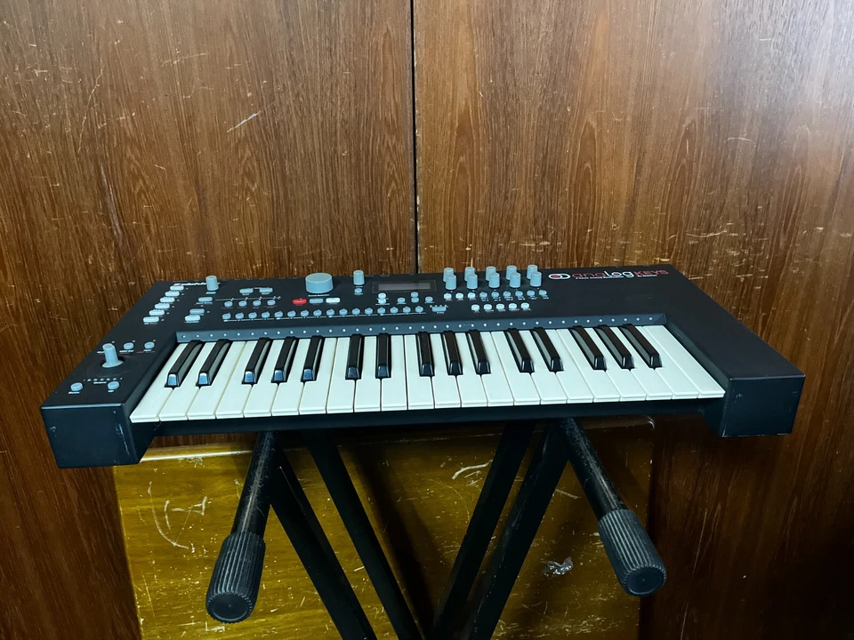 Elektron Analog Keys 37-Key 4-Voice Analog Synthesizer w/ box - Image 4 of 4